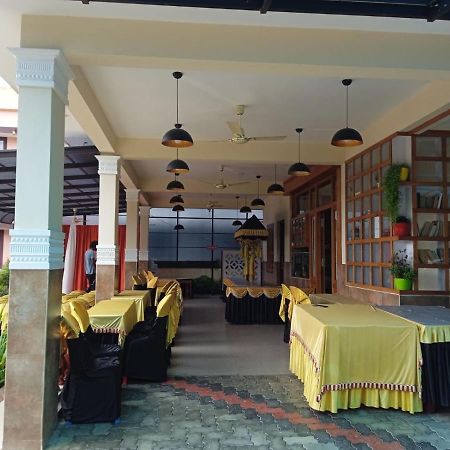 Meghdoot River Resort Kochi Ngoại thất bức ảnh