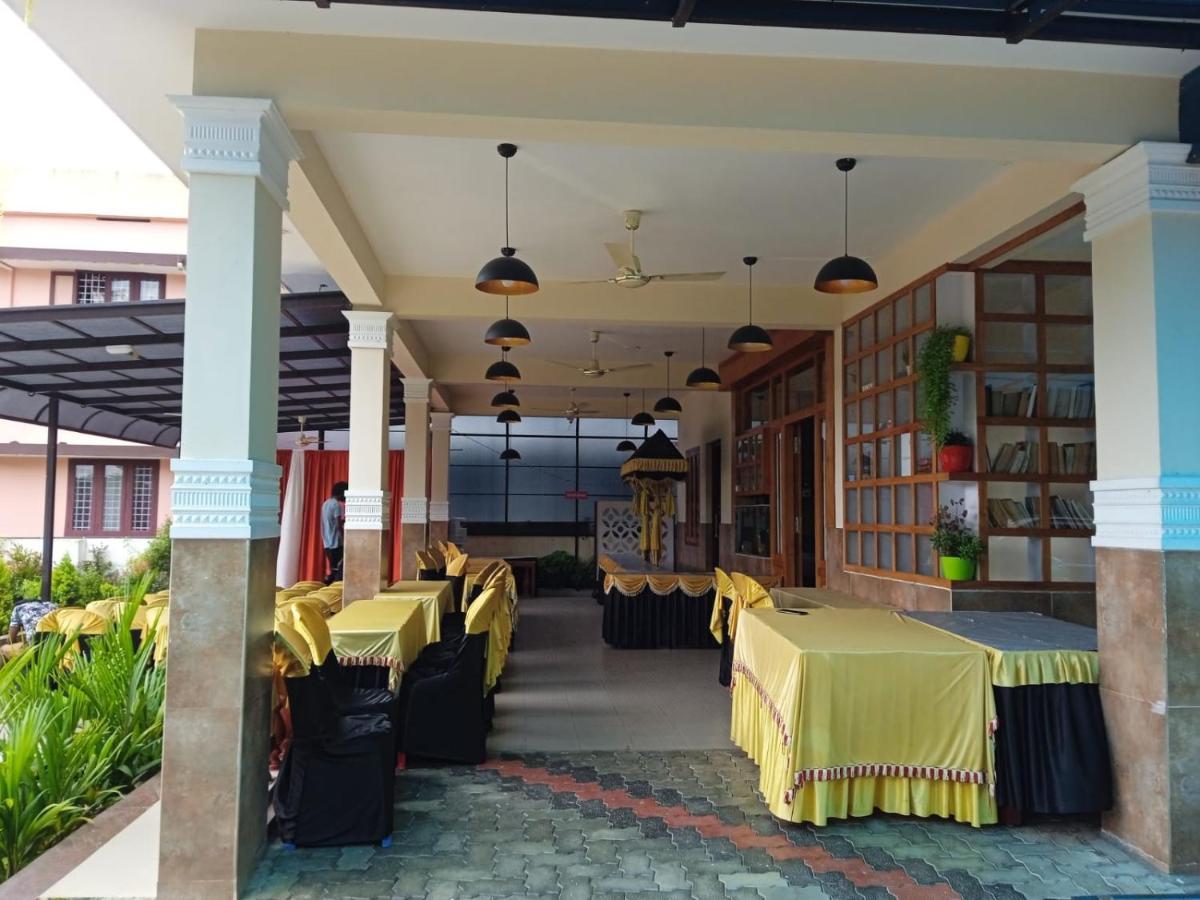 Meghdoot River Resort Kochi Ngoại thất bức ảnh